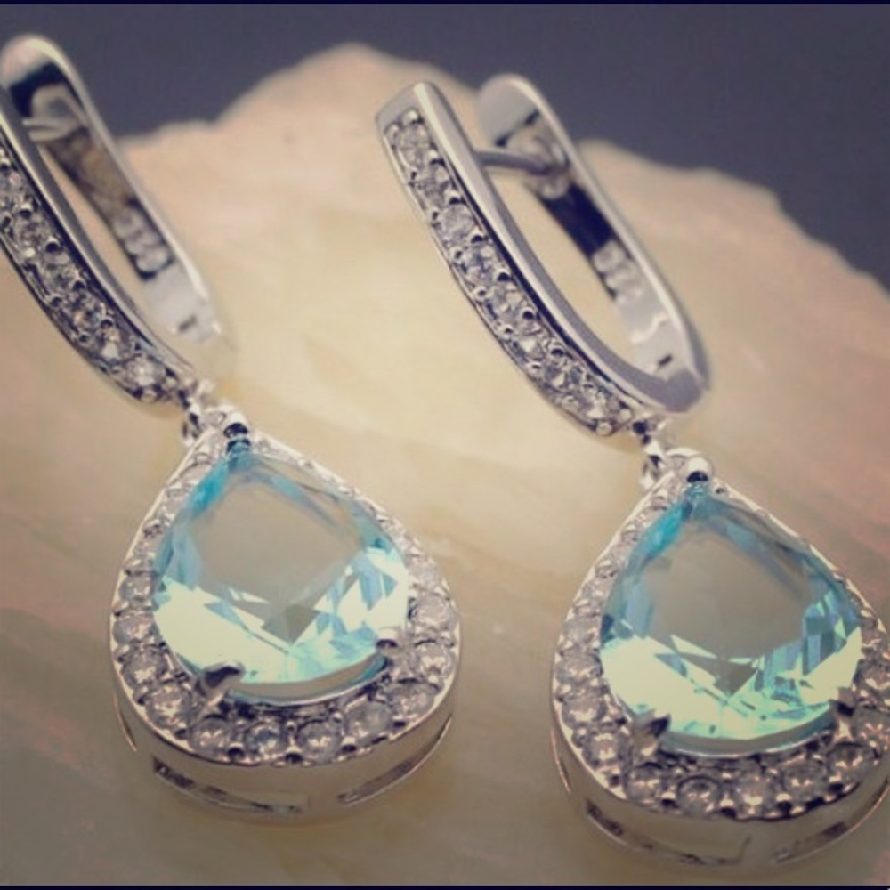 ⚡️Flash Sale⚡️Topaz tear drop trio set